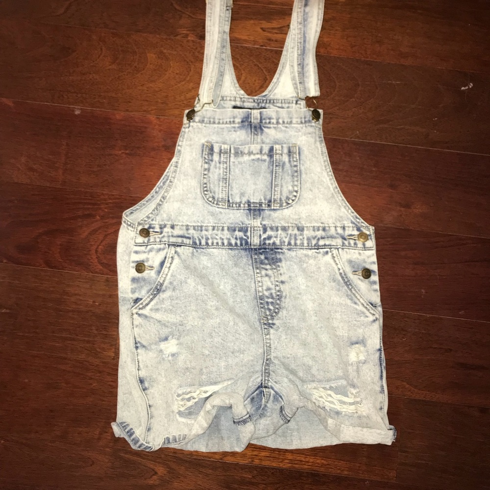 Acid washed distressed short overalls